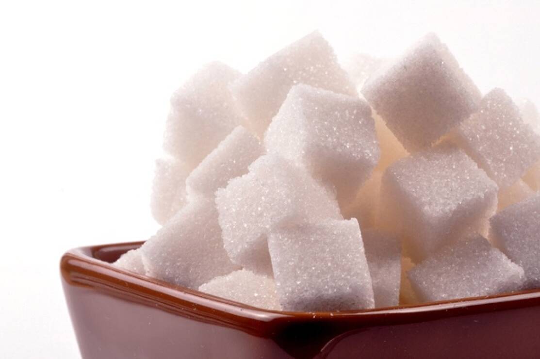 Ar verta vietoje cukraus rinktis saldiklį?