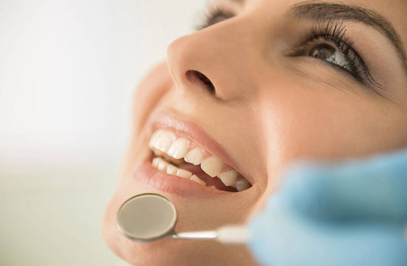 Kraujuojančios dantenos gali prognozuoti sunkią dantis supančių audinių ligą