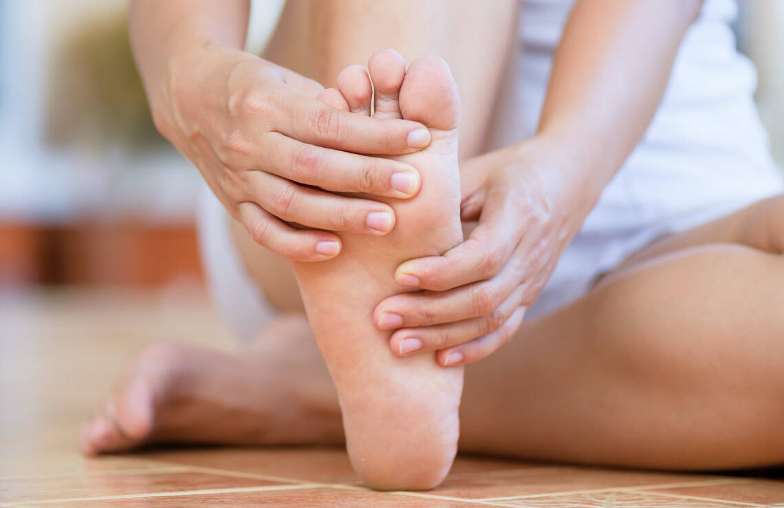 Dėl pėdos pirštų deformacijų kylantys skausmai – kaip užkirsti jiems kelią?